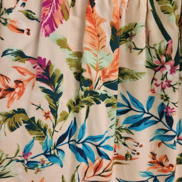 HP🥳Floral Skirt - Picture 3 of 5